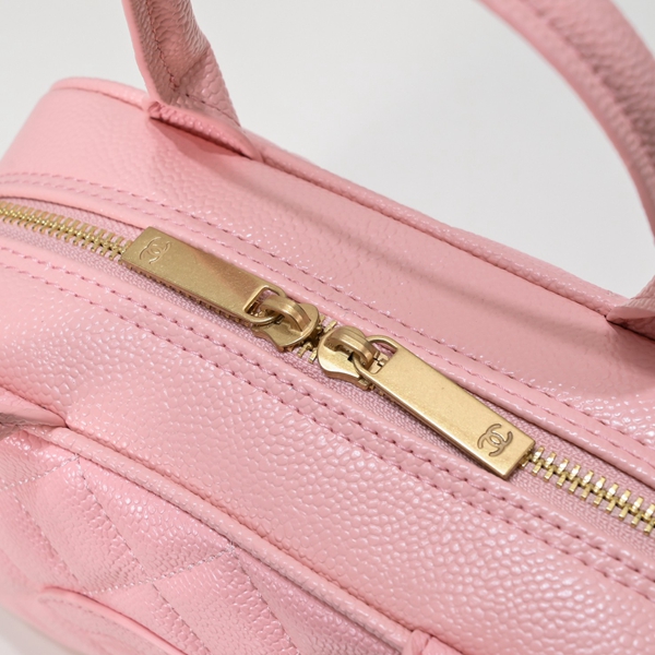 シャネルバッグ角部分ディテール